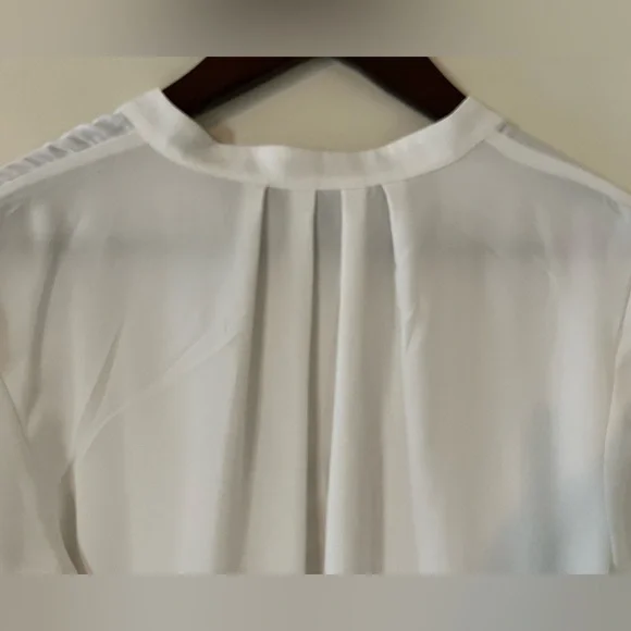 White House Black Market Bell Sleeve Flowy Rich White Blouse Women’s Size 8 - Picture 5 of 16